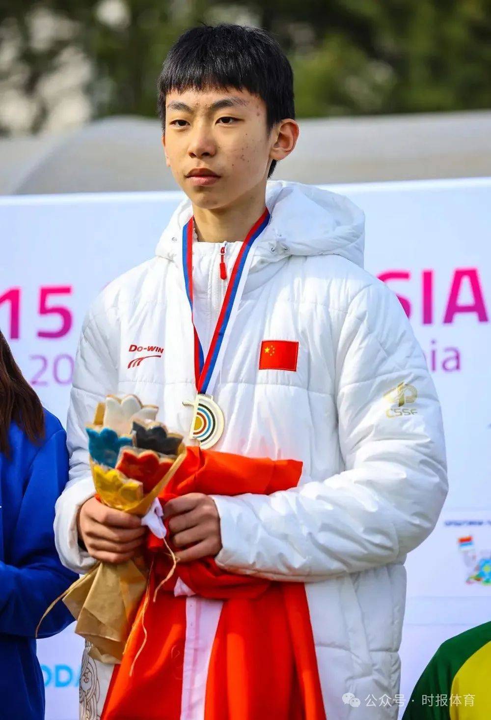 包含射击大奖赛上演强强对话，蓬莱犀牛队大胜滇池飞鹰队，战术调整见效；赛场纪律更严谨的词条