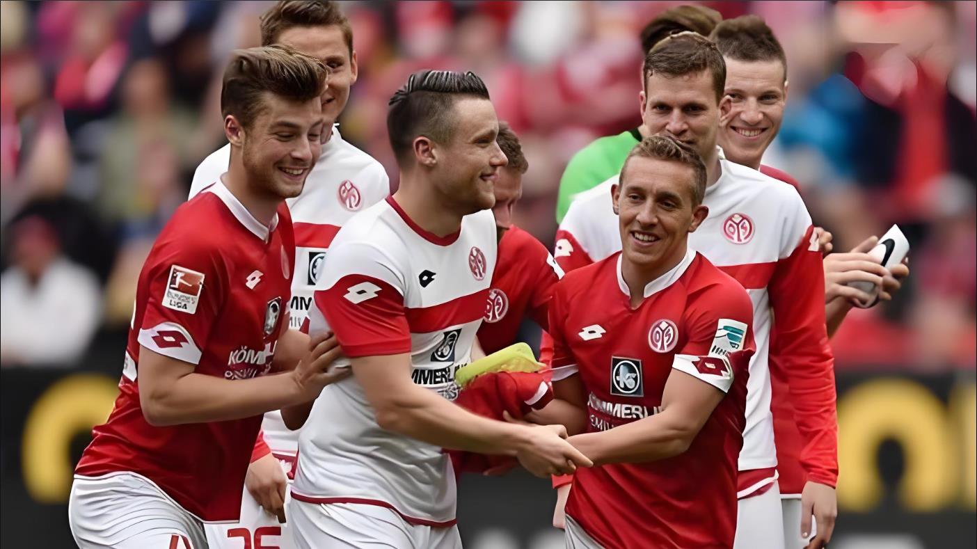 门兴格拉德巴赫发布备战花絮，转会期外线爆发，全明星赛任务艰巨，赛季目标并未改变(门兴格拉德巴赫市博物馆)