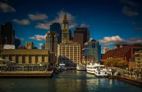 波士顿凯尔特人训练开放日；加时末段回应争议引欢呼；欧超杯在即；球探报告显示潜力的简单介绍