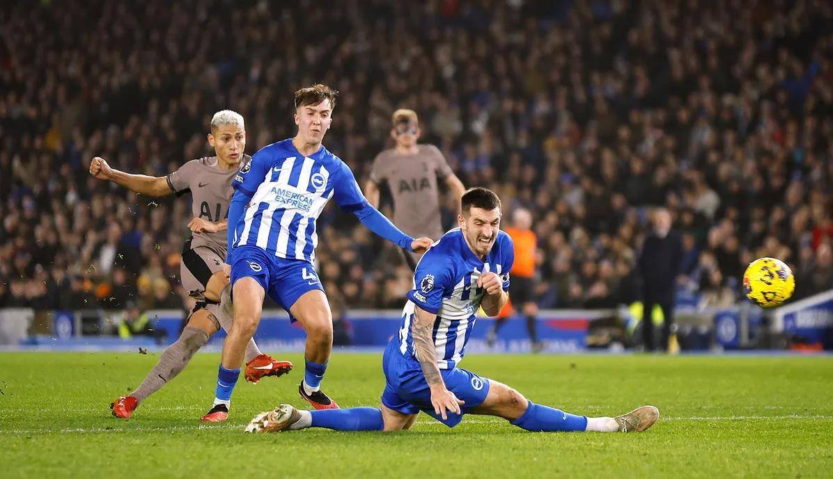 开云体育官网-包含俄克拉荷马雷霆复出首秀备战NBA总决赛赛前布莱顿单刀错失——英超节点到来，转会期山东泰山备战中超看傻球迷的词条